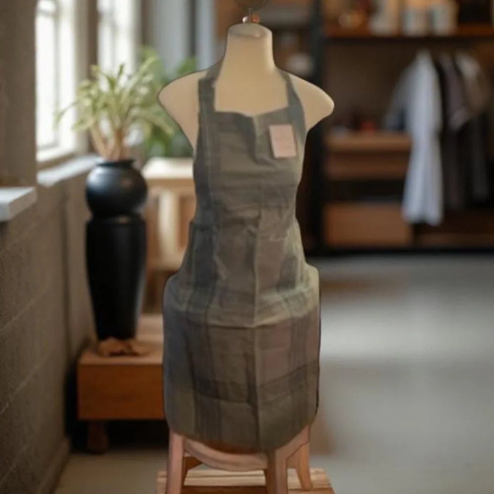 Hearth & Hand Adult Apron (Adjustable open-waist,-Sage Green, 100% cotto… - Picture 5 of 16